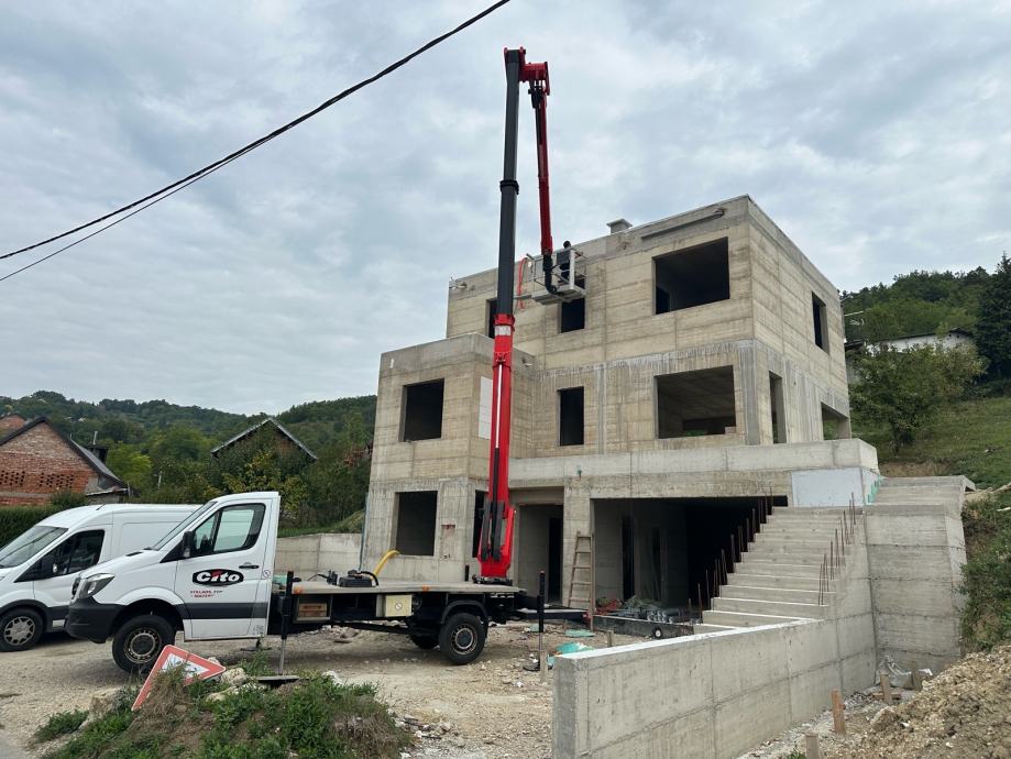 Versalift VTX 240